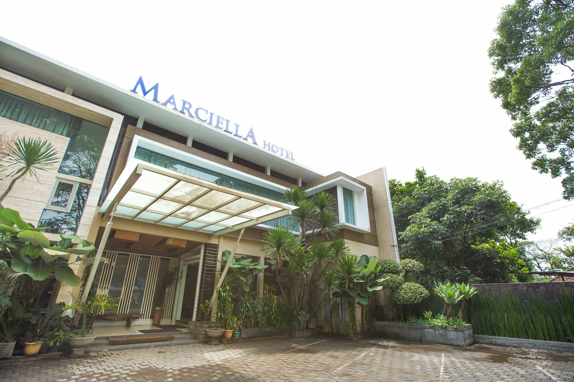 בנדונג Marciella Hotel מראה חיצוני תמונה